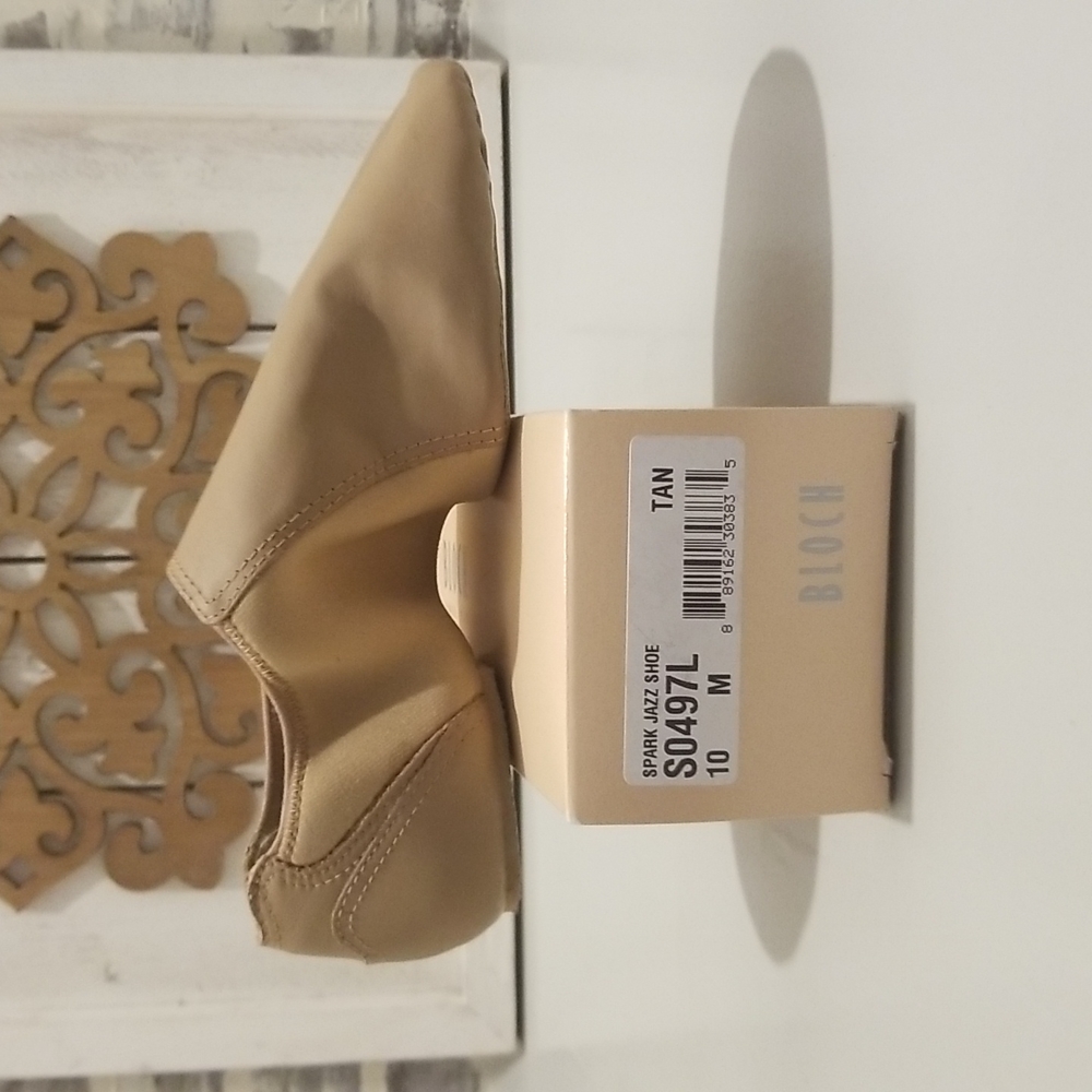Bloch Spark Jazz Shoes, Size 10M, Tan, New in Box